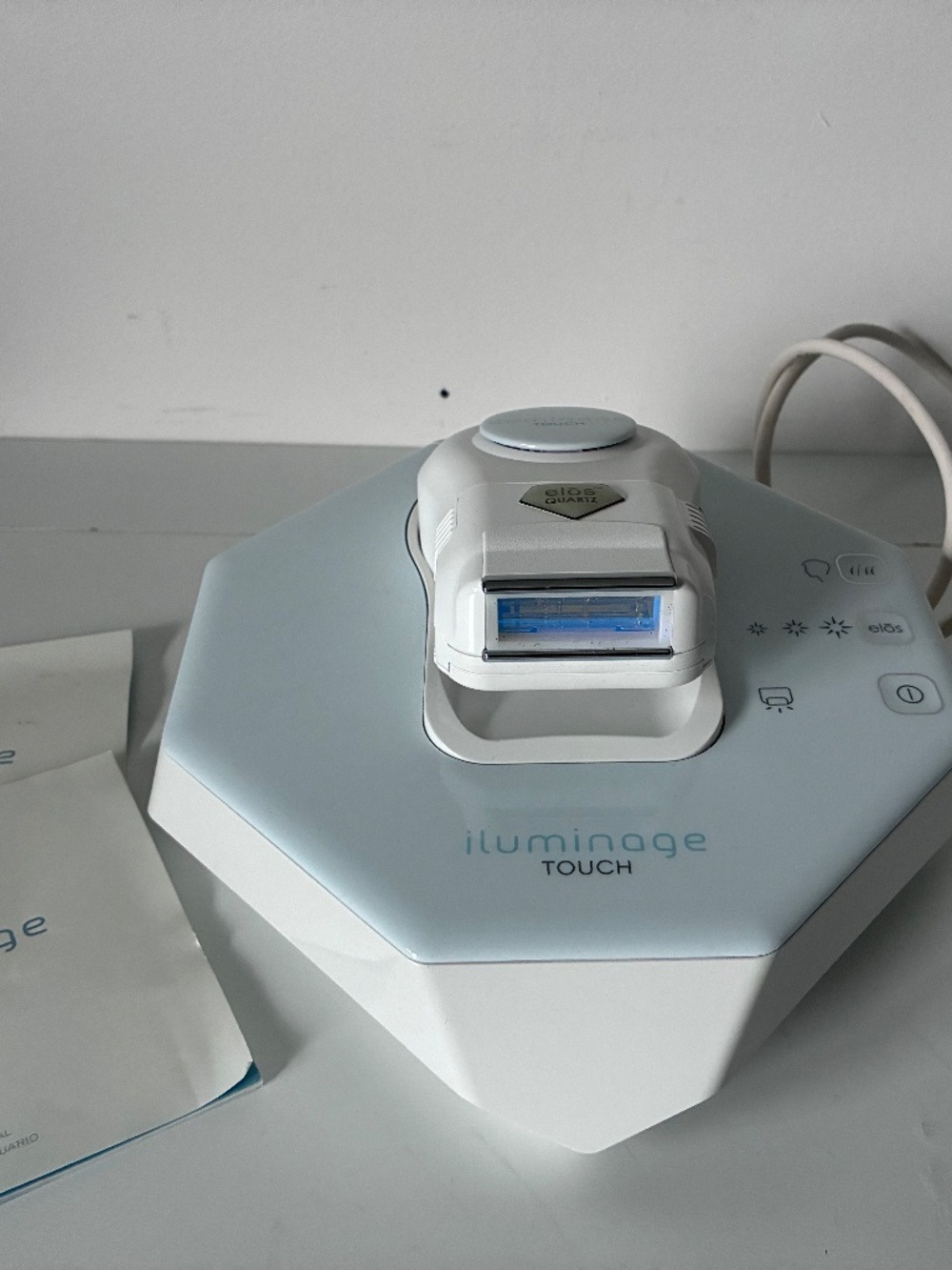 Iluminage touch permanent hair reduction device